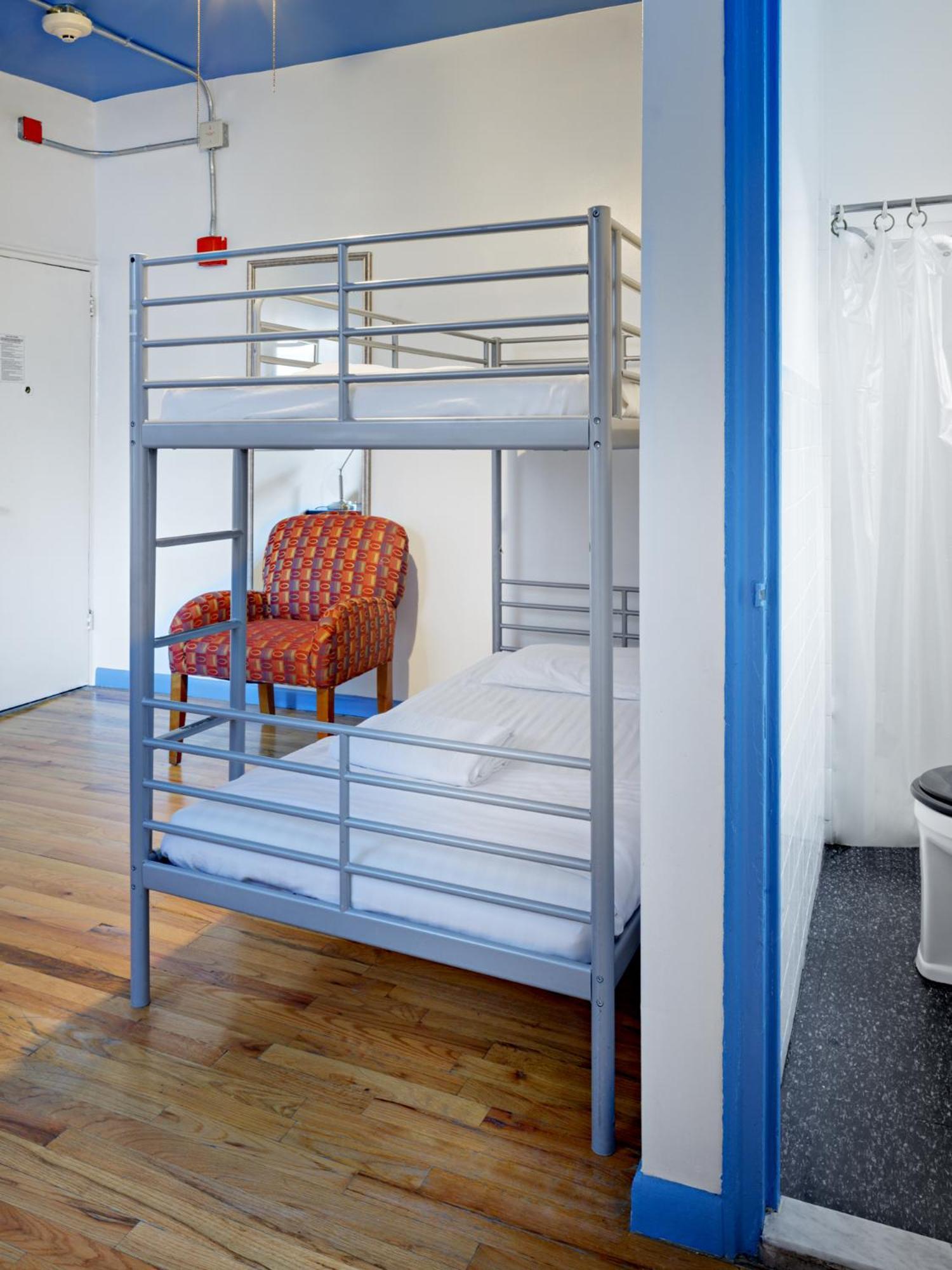 Single Bed in 2-Bed Dormitory Room with Private Bathroom